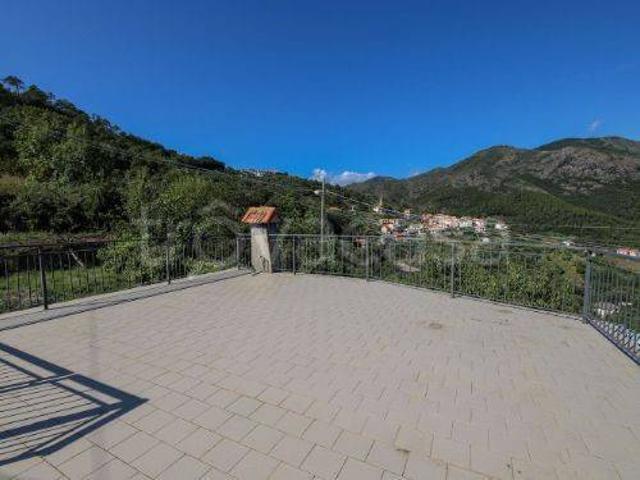 Villa Indipendente in vendita a Verici superiore, Casarza Ligure