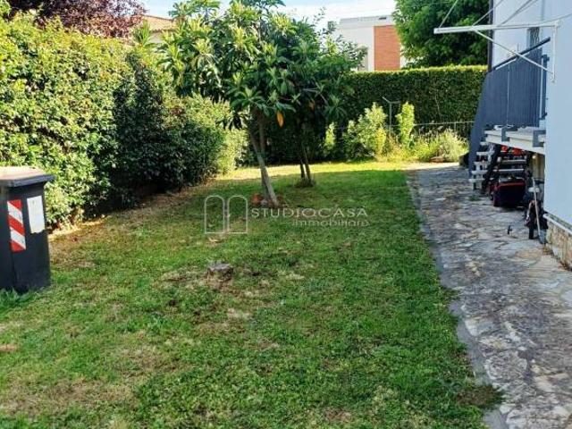 Villa Indipendente in vendita a San Frediano a Settimo, Cascina