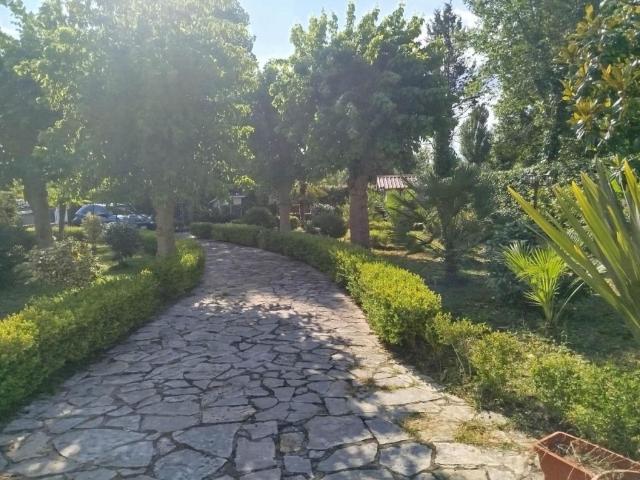 Villa Indipendente in vendita a San Donato, Cascina