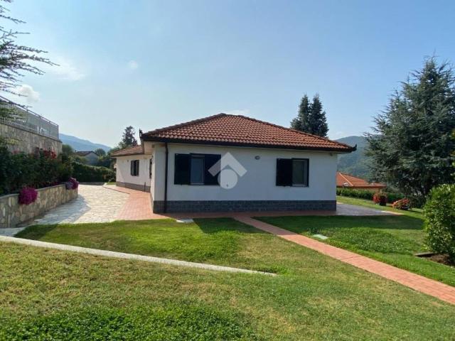 Villa Indipendente in vendita a Casella, Liguria