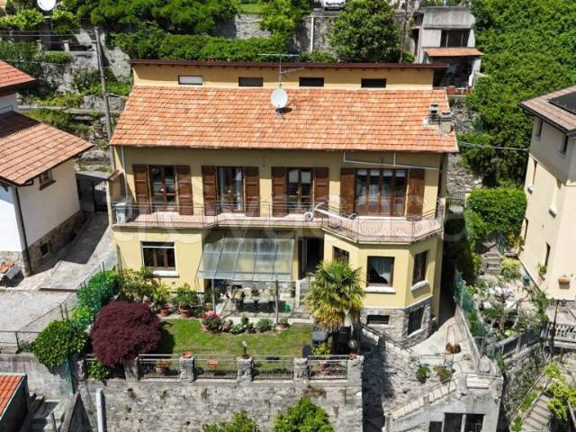 Villa Indipendente in vendita a Caslino D'erba, Lombardia