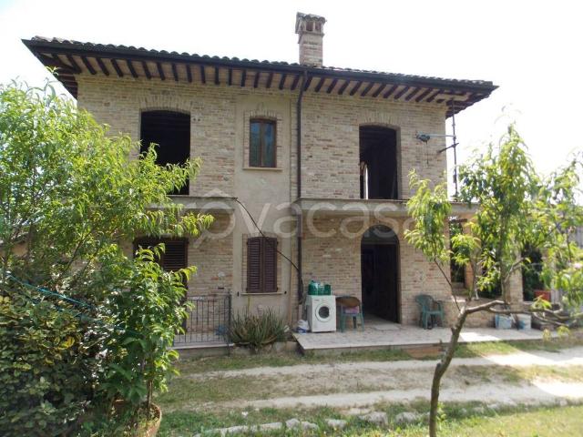 Villa Indipendente in vendita a Piattoni, Marche