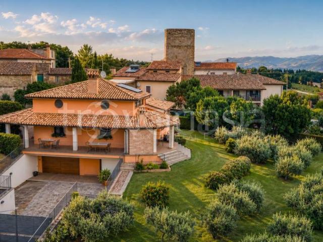 Villa Indipendente in vendita a Castel Ritaldi, Umbria