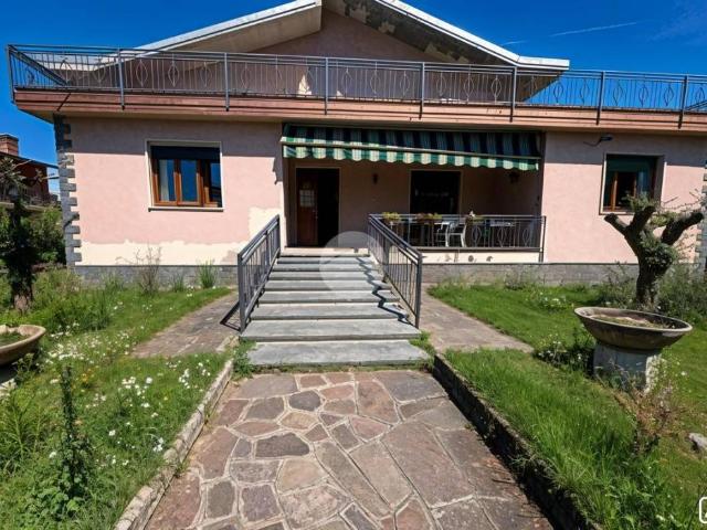 Villa Indipendente in vendita a Castelcovati, Lombardia