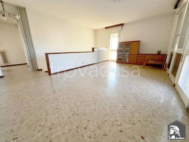 Villa Indipendente in vendita a Castelfranco Veneto, Veneto