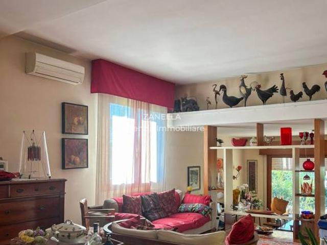 Villa Indipendente in vendita a Castelfranco Veneto, Veneto