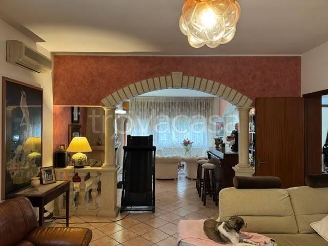 Villa Indipendente in vendita a Castelgomberto, Veneto