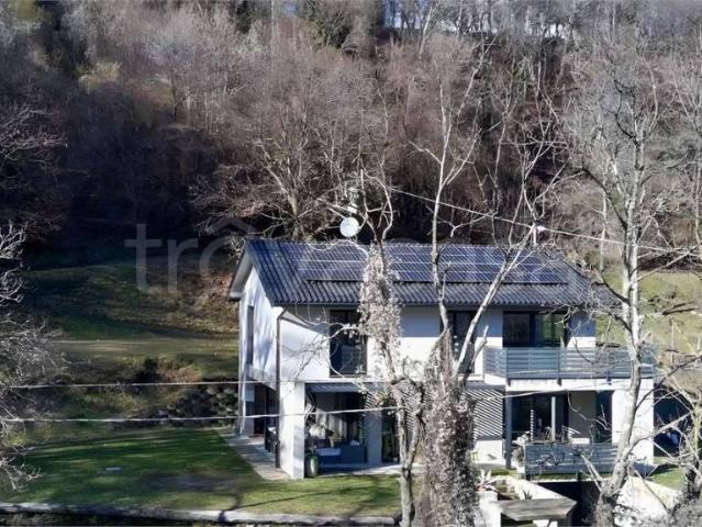 Villa Indipendente in vendita a Castello Cabiaglio, Varese