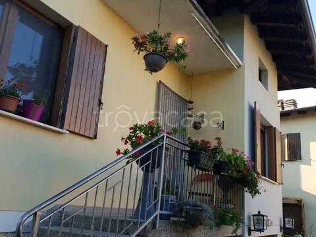 Villa Indipendente in vendita a Castelnovo Del Friuli, Friuli-Venezia Giulia