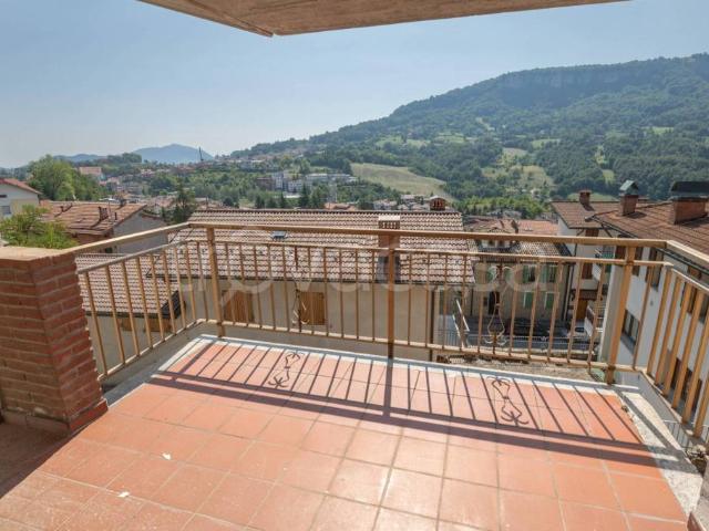 Villa Indipendente in vendita a Appennino Reggiano, Re