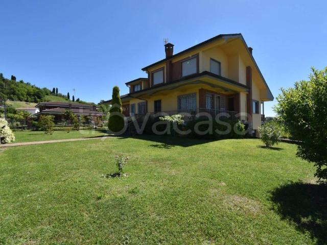 Villa Indipendente in vendita a Piemonte, Asti