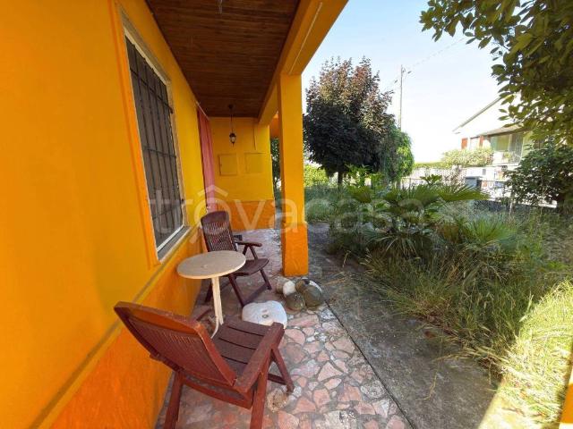 Villa Indipendente in vendita a Castelvetro Piacentino, Reggio Emilia