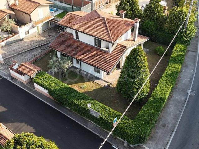 Villa Indipendente in vendita a Bettole, Castenedolo