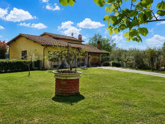Villa Indipendente in vendita a Castiglione In Teverina, Lazio