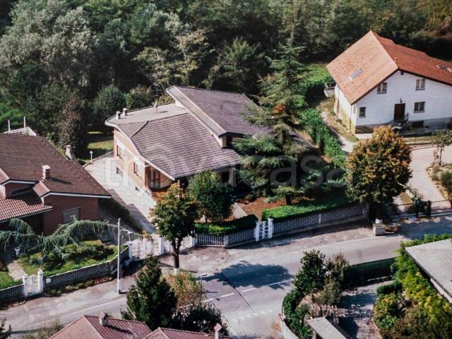 Villa Indipendente in vendita a Castiglione Torinese, Piemonte