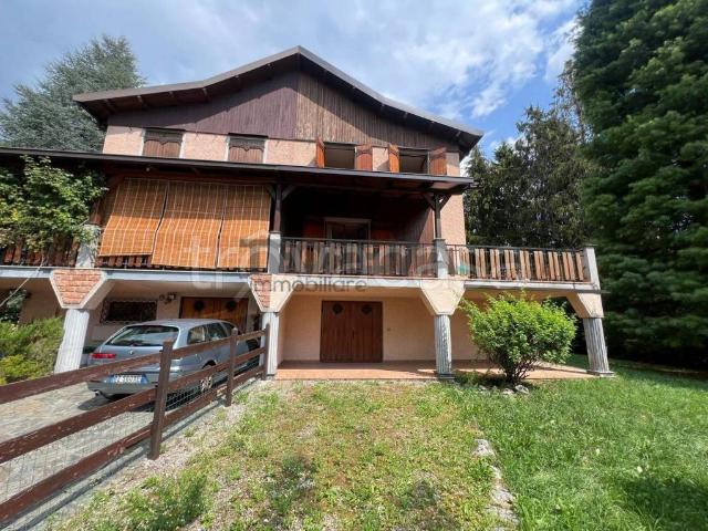 Villa Indipendente in vendita a Castione Della Presolana, Lombardia