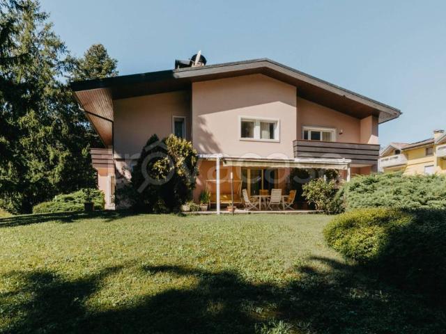 Villa Indipendente in vendita a Cavedine, Provincia di Trento