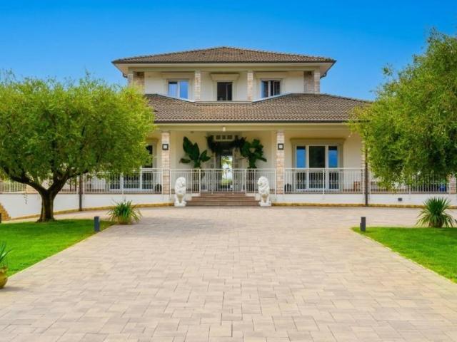 Villa Indipendente in vendita a Bornato, Cazzago San Martino