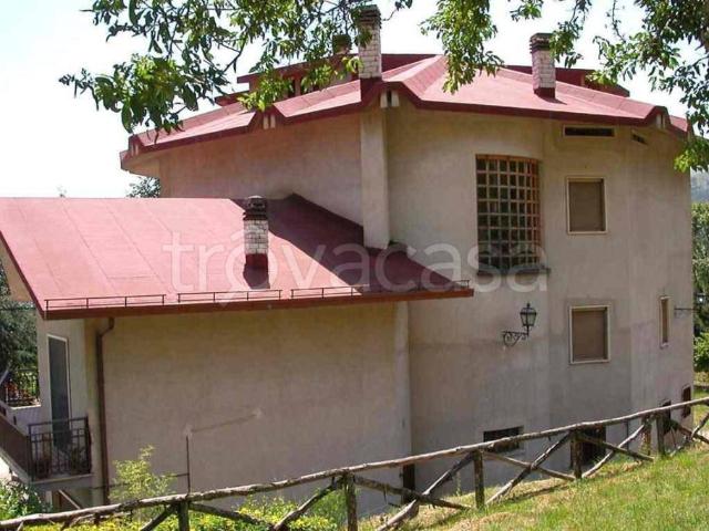 Villa Indipendente in vendita a Celano, Abruzzo