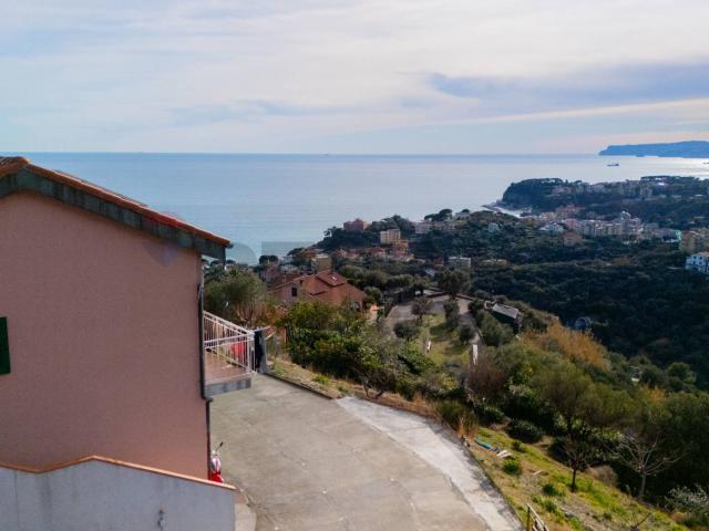 Villa Indipendente in vendita a Costa, Celle Ligure