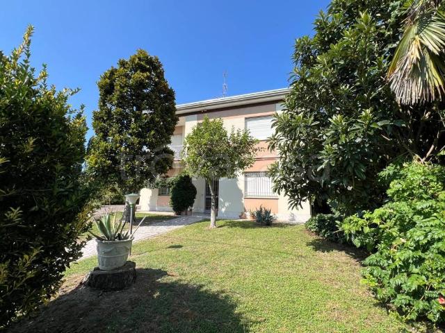 Villa Indipendente in vendita a Unione Alto Ferrarese, Cento