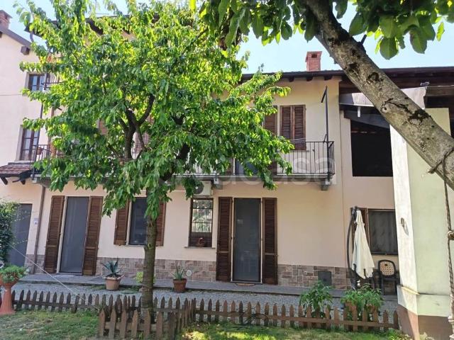 Villa Indipendente in vendita a Cerano, Novara