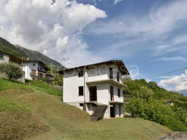 Villa Indipendente in vendita a Cercino, Lombardia