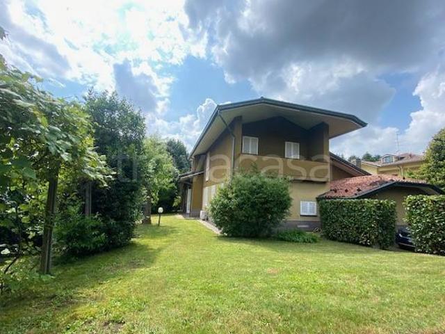 Villa Indipendente in vendita a Cermenate, Lombardia
