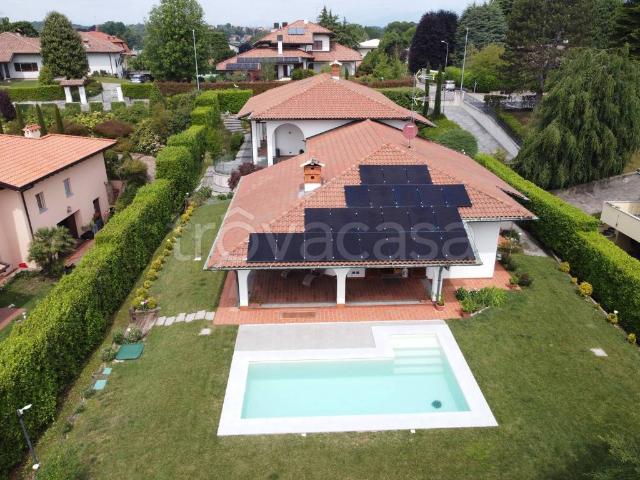 Villa Indipendente in vendita a Asnago di Cermenate, Cermenate