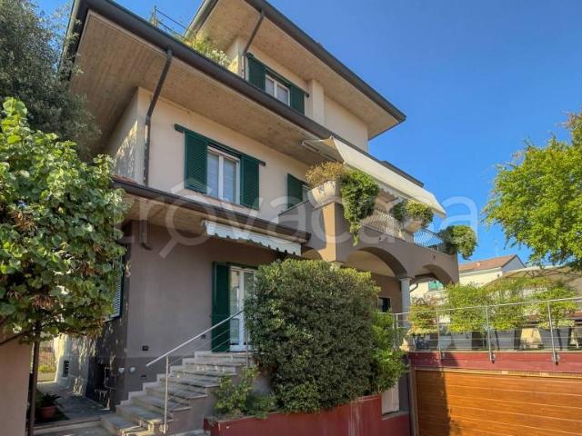 Villa Indipendente in vendita a Cernusco Sul Naviglio, Lombardia