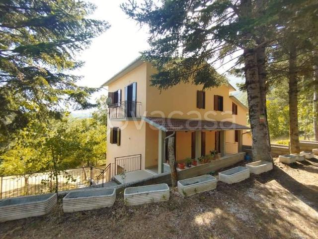 Villa Indipendente in vendita a Cerreto di Spoleto, Perugia