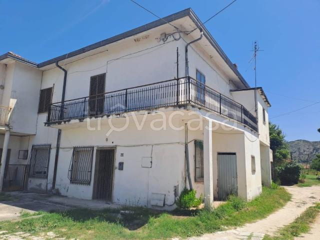 Villa Indipendente in vendita a Cervaro, Lazio