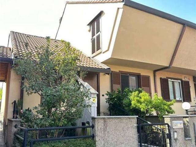 Villa Indipendente in vendita a Cesano Maderno, Lombardia