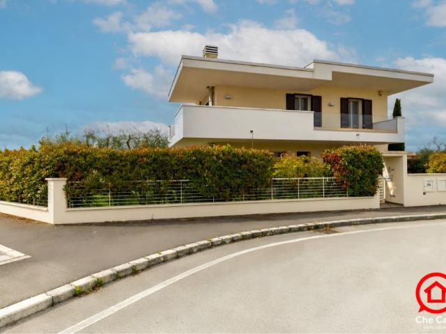 Villa Indipendente in vendita a Unione dei comuni Valle del Savio, Cesenà
