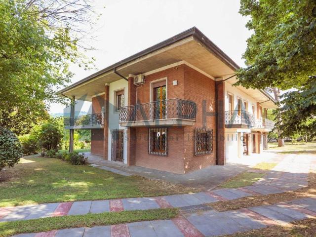 Villa Indipendente in vendita a Unione dei comuni Valle del Savio, Cesenà