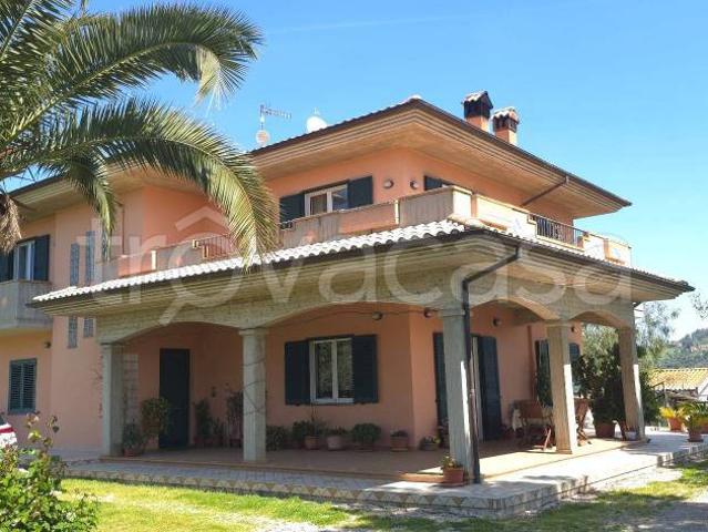Villa Indipendente in vendita a Ponticello, Città Sant'angelo