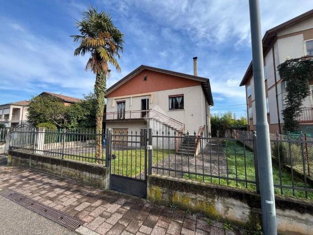 Villa Indipendente in vendita a Cittadella, Veneto