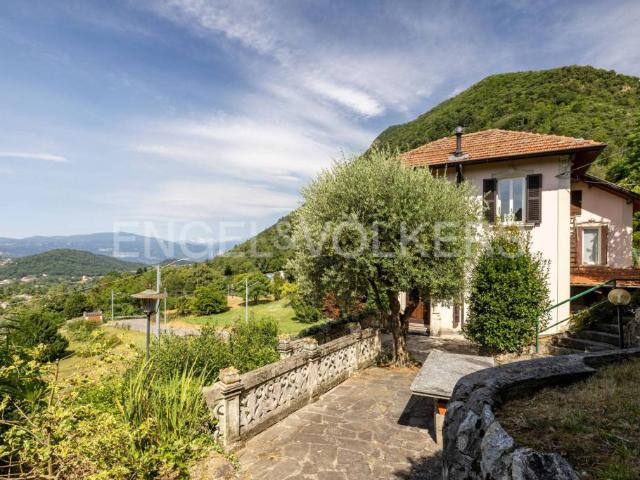 Villa Indipendente in vendita a Comunità Montana Valli del Verbano, Cittiglio