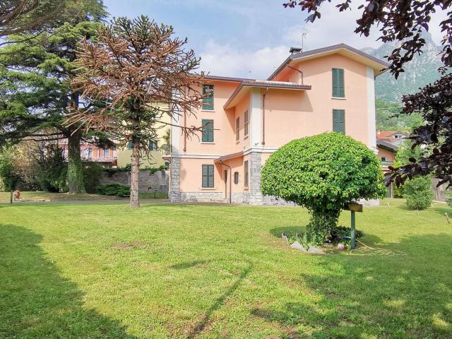 Villa Indipendente in vendita a Civate, Lombardia