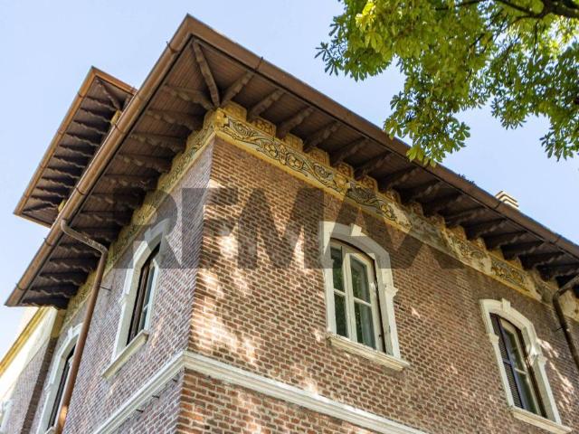 Villa Indipendente in vendita a Cogliate, Lombardia