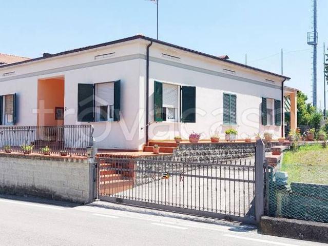 Villa Indipendente in vendita a Colledara, Abruzzo