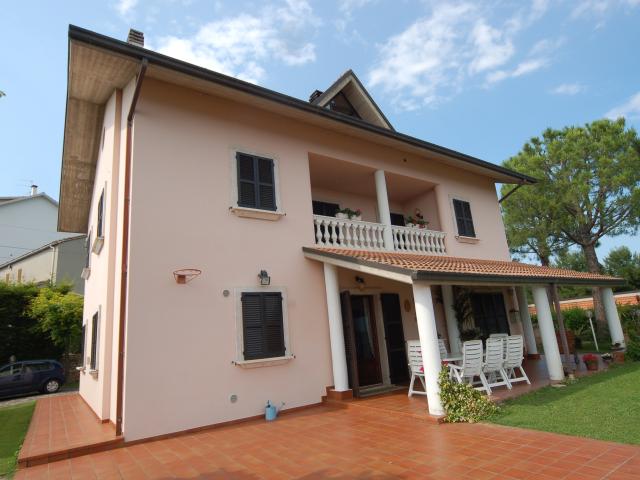 Villa Indipendente in vendita a Marche, Ascoli Piceno