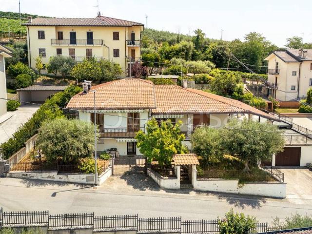 Villa Indipendente in vendita a Colognola Ai Colli, Veneto