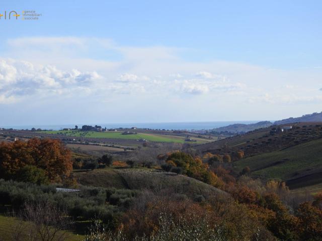 Villa Indipendente in vendita a Unione dei Comuni della Val Vibrata, Colonnella