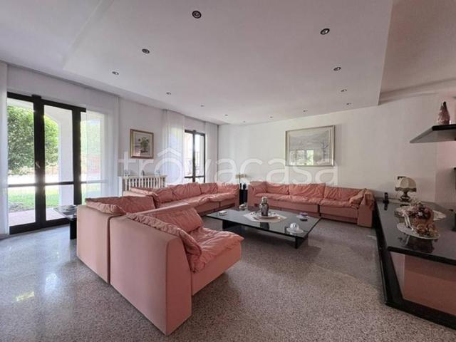 Villa Indipendente in vendita a Sagnino, Como