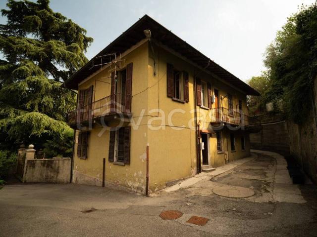 Villa Indipendente in vendita a Santa Marta, Como
