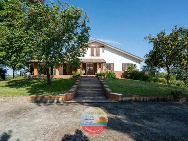 Villa Indipendente in vendita a Unione Terre e Fiumi, Copparo