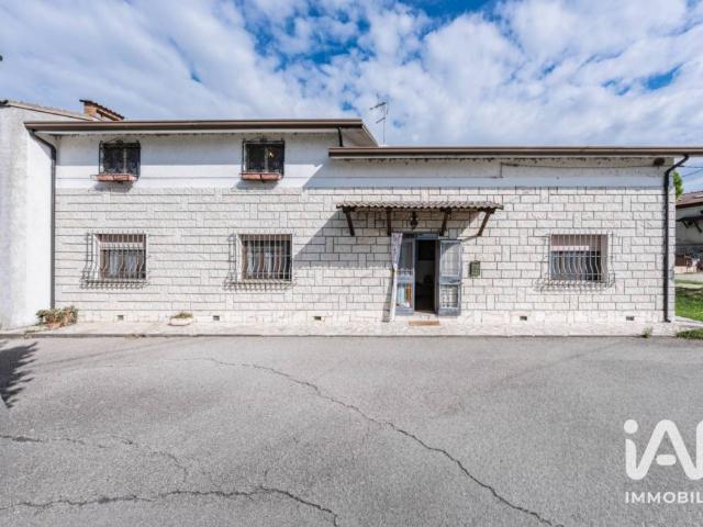 Villa Indipendente in vendita a Ambrogio, Copparo