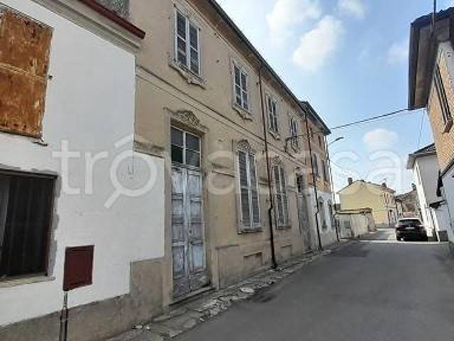 Villa Indipendente in vendita a Corana, Lombardia