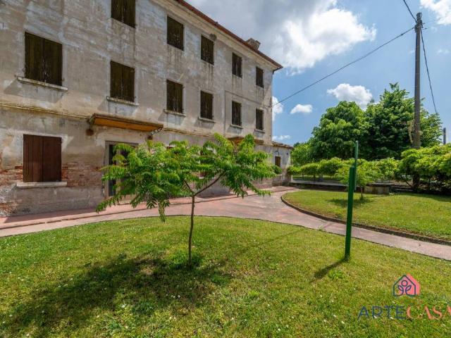 Villa Indipendente in vendita a San Stino di Livenza, Corbolone
